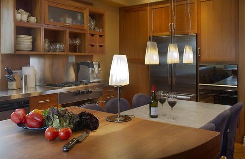 Blueberry Hill Cabin | XMAS avail Epic Home-Stunning Mountain Views-Private Hot tub-Ski in/out parking