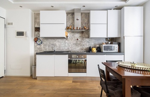 Historic Center Apartment | XVI Charm Apartment by Wonderful Italy