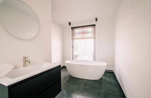 Centrum Apartment | Xxl Loft With Bath Located Stadsvilla