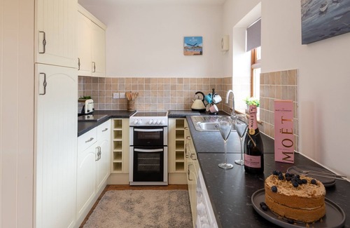 Llanfaelog House | Y Bwthyn: 2 bedroom pet-friendly cottage in Glan Gors, Anglesey
