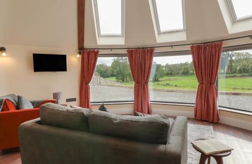 Cribyn House | Y Cwlwm - The Celtic Knot