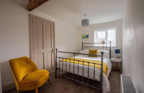 Pentrefelin House | Y Cwtsh