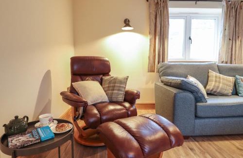 Cwmtirmynach House | Y Stabl