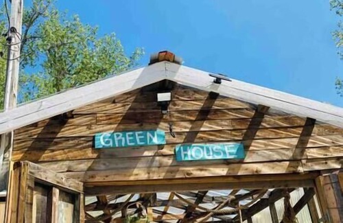 Rosedale Cabin | #Y2 Sage & Wildflower- 1 Queen bed/-Pet Friendly