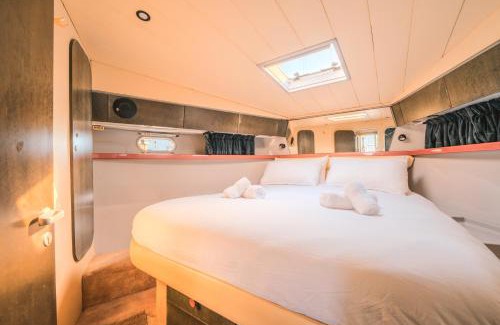 French Atlantic Coast Boat Rental | Yacht PATXI La Rochelle