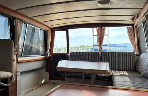 St Ignace Boat Rental | Yachts of Fun