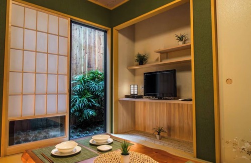 Taito House | Yadoya Karasumain Mirable Zero installed Chro/Taito-ku Tokyo
