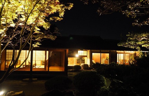Kurume House | Yakuya Akira SHO Inn Private garden with Japanese garden · next to fish country (food and drink)