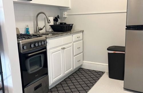 New Haven Apartment | Yale Proximity 2 min commute great for traveling professionals