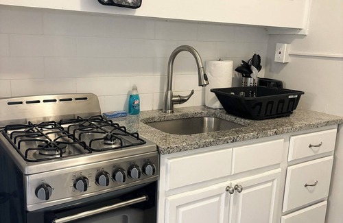 New Haven Apartment | Yale Proximity 2 min commute great for traveling professionals