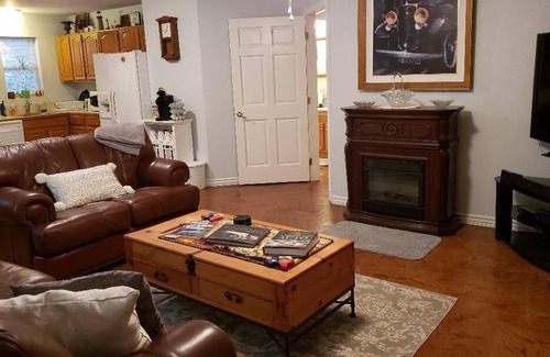 Wichita Falls House | Yamparika Haven - Country Atmosphere near Shepard AFB and Wichita Falls