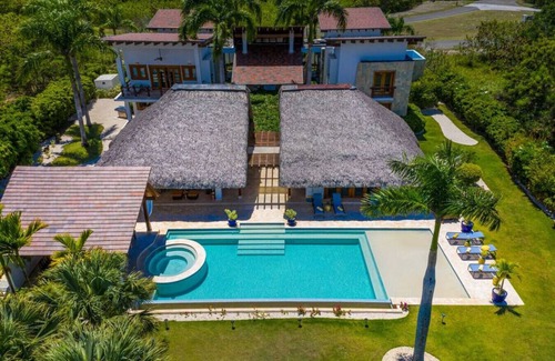 Yarary - Cap Cana Villa | Yarari 17: Private sanctuary near golf course w/staff, pool & Jacuzzi