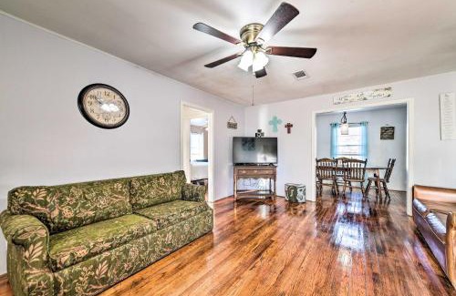 Temple House | Yard with BBQ Pit Getaway Near Dtwn Temple!