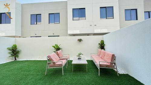 Abu Dhabi Apartment | Yas Garden Luxe 3BR - Luxury Stay with Cozy Garden Space Near Yas Mall & Marina