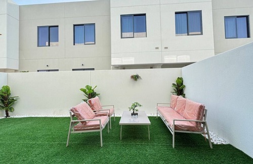 Abu Dhabi House | Yas Island Luxury Stay | 3BR w/Cozy Garden Space