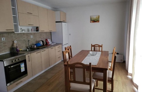 Hadzici Villa | Yas Villa