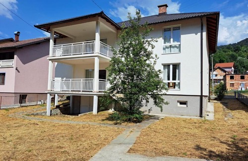 Hadzici Villa | Yas Villa