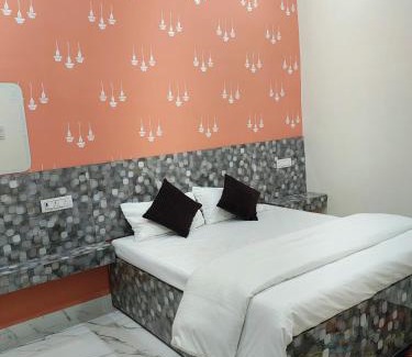 Varanasi House | Yash Paying Guest House