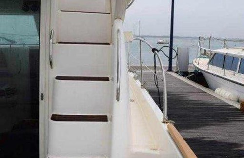 Getxo Boat Rental | Yate de lujo en getxo Luxury yacht in Getxo