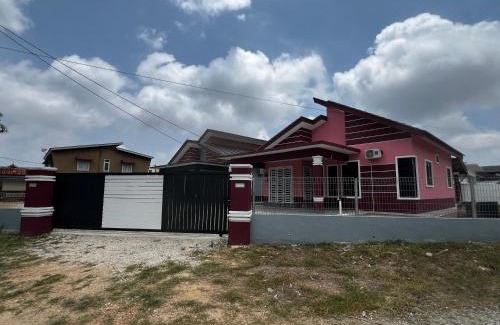Kampung Merbau Patah House | Yatee Homestay