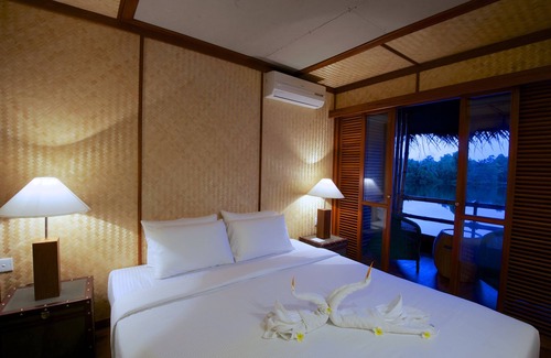 Aturuwella Boat Rental | Yathra Houseboat