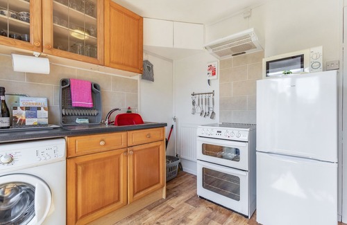 Rescorla Cottage | YAZUMEZ, pet friendly, with a garden in St. Austell