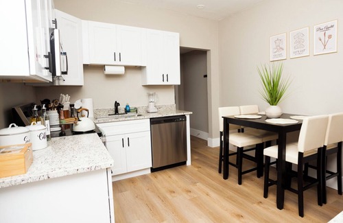 Ybor City House | Ybor City King Beds Free Private Parking 2 miles to Downtown Tampa