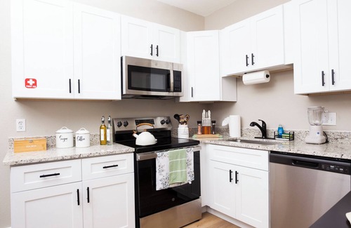 Ybor City House | Ybor City King Beds Free Private Parking 2 miles to Downtown Tampa