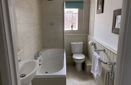 East Meon Hotel | Ye Olde George Inn - Badger Pubs