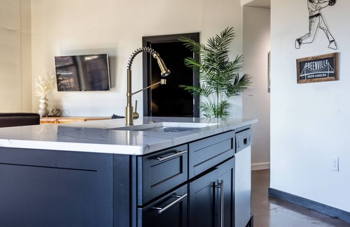 Greenville Downtown Condo | Yea!ThatGreenville. Downtown GV 2BR/2BA Great Location on Main Street.