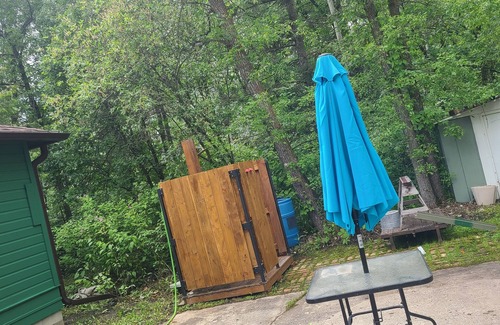 Sandy Hook Cabin | Year round cozy cabin rental steps away from the lake. nPet friendly !