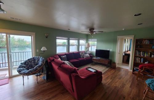 Isleton House | Year-round fishing, boating, birding, 1 hr from SF