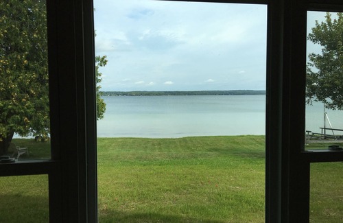 McMillan Cottage | Year-Round Waterfront Cottage
