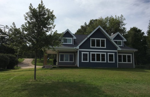 McMillan Cottage | Year-Round Waterfront Cottage