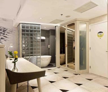 Gambir Hotel | YELLO Hotel Harmoni