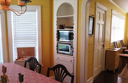 Salado Bed & Breakfast | Yellow House Bed and Breakfast