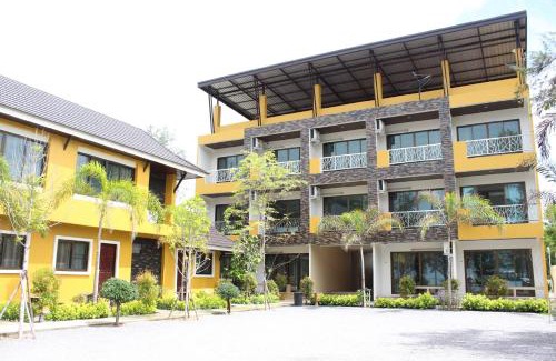 Rayong Bed & Breakfast | Yellow House Rayong