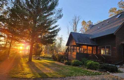 Siren House | Yellow Lake Sunset Cabin