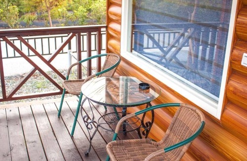 Lugu Bed & Breakfast | Yellow Mountain Homestay