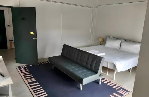 Nana Apartment | Yellow Place Sukhumvit Soi 2 BTS Nana - เยลโล เพลส สุขุมวิท ซอย 2 บีทีเอส นานา