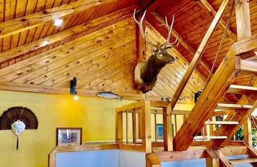 Waterville Cabin | Yellow River Lodge w/ Pool and Hot Tub Jacuzzi
