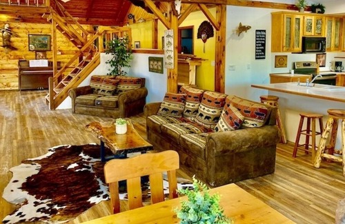 Waterville Cabin | Yellow River Lodge w/ Pool and Hot Tub Jacuzzi