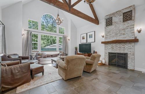 Arnold House | Yellowdog Inn