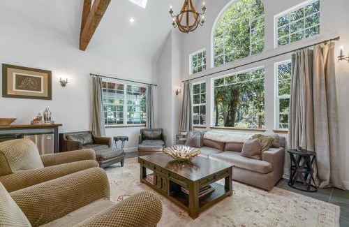 Arnold House | Yellowdog Inn