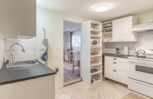Yellowknife House | Yellowknife Downtown Vacation Home Entire Property
