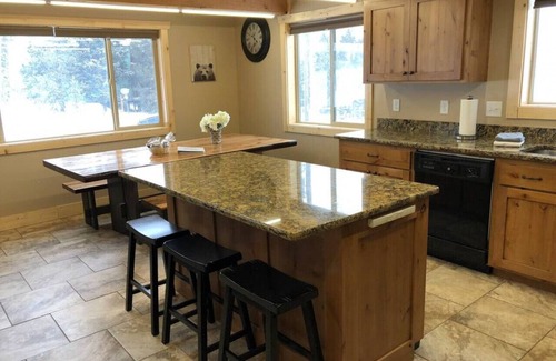 Island Park Cabin | Yellowstone Park Heated Floors Hot Tub New, Grill
