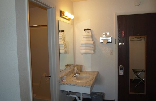 Glendive Hotel | Yellowstone River Inn