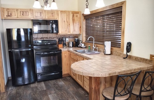 Gardiner Hotel | Yellowstone Riverside Cottages