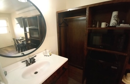 Gardiner Hotel | Yellowstone Riverside Cottages