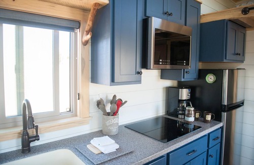 Emigrant House | Yellowstone Riverside Tiny Home - Paradise Gateway Award winner